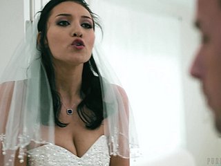 Insulting bruid Bella Rolland wordt geneukt op de bruiloft