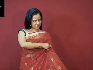 शैरी पर भारतीय गर्म लड़की नग्न दिखा रही है