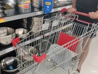 [PREVIEW] Kylie_NG Squirts alle über ihr Motor nach dem Einkauf im Supermarkt