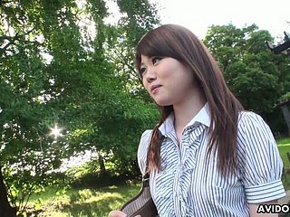 Atractiva chica japonesa Kazumi Saijo definitivamente ama cuando ella se unfriendliness follan perrito